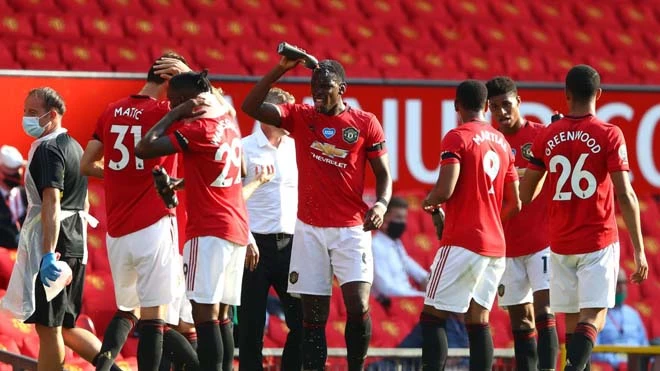 MU đối mặt bi kịch: Không có vé C1, nhìn Liverpool vô địch Ngoại hạng Anh - 1